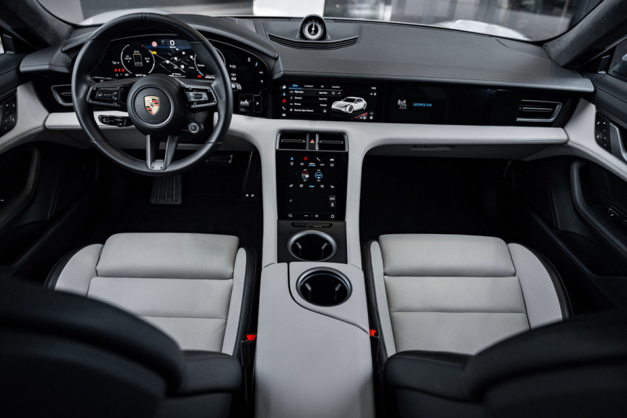 Porsche Taycan Sport Turismo 4S 89 kWh - MY24 l Sport Chrono | Panorama | Bose | Stoelkoeling | Memory