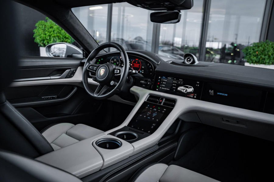 Porsche Taycan Sport Turismo 4S 89 kWh - MY24 l Sport Chrono | Panorama | Bose | Stoelkoeling | Memory