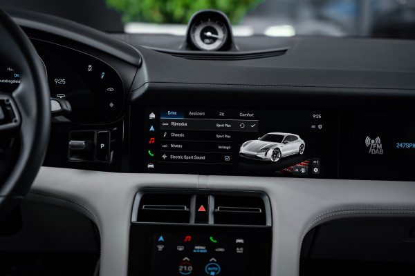 Porsche Taycan Sport Turismo 4S 89 kWh - MY24 l Sport Chrono | Panorama | Bose | Stoelkoeling | Memory