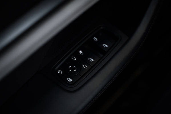 Porsche Taycan Sport Turismo 4S 89 kWh - MY24 l Sport Chrono | Panorama | Bose | Stoelkoeling | Memory