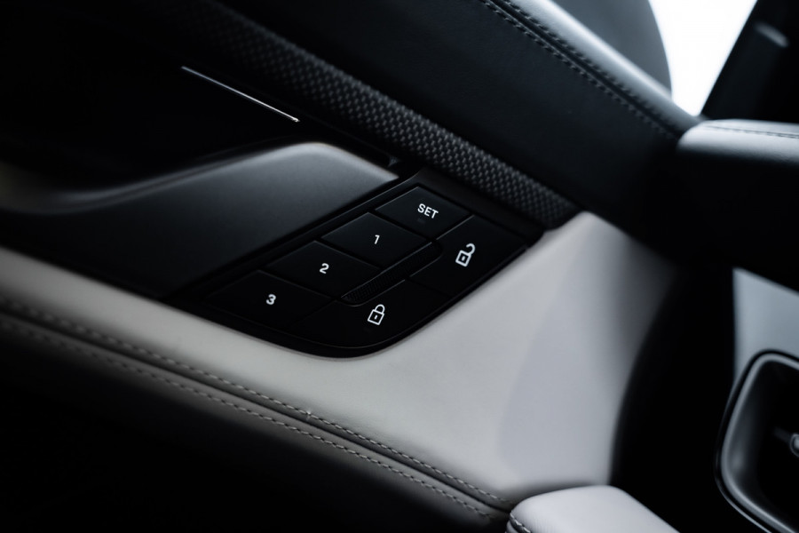 Porsche Taycan Sport Turismo 4S 89 kWh - MY24 l Sport Chrono | Panorama | Bose | Stoelkoeling | Memory