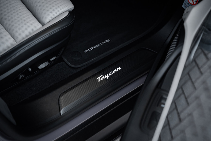 Porsche Taycan Sport Turismo 4S 89 kWh - MY24 l Sport Chrono | Panorama | Bose | Stoelkoeling | Memory
