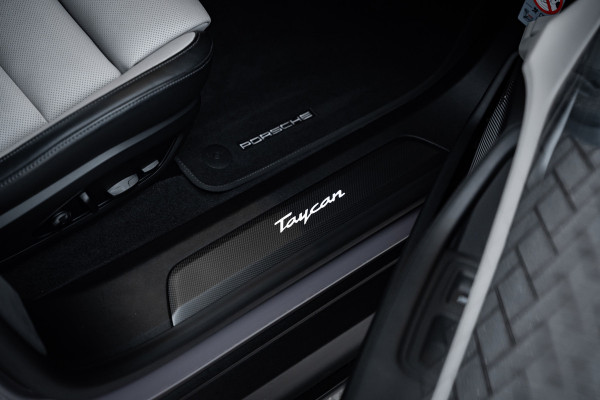 Porsche Taycan Sport Turismo 4S 89 kWh - MY24 l Sport Chrono | Panorama | Bose | Stoelkoeling | Memory