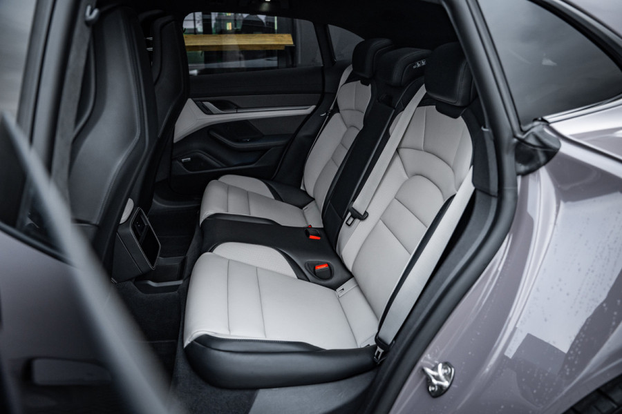 Porsche Taycan Sport Turismo 4S 89 kWh - MY24 l Sport Chrono | Panorama | Bose | Stoelkoeling | Memory
