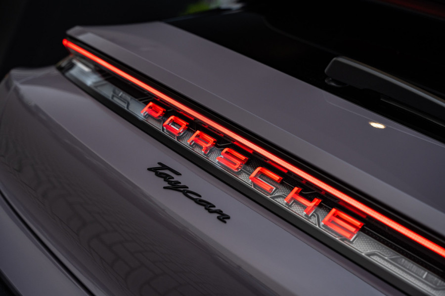 Porsche Taycan Sport Turismo 4S 89 kWh - MY24 l Sport Chrono | Panorama | Bose | Stoelkoeling | Memory