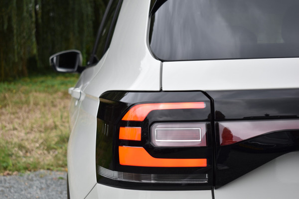 Volkswagen T-Cross TSI 110PK DSG LIFE MOVE NAVI/CARPLAY/PARKEERSENSOREN