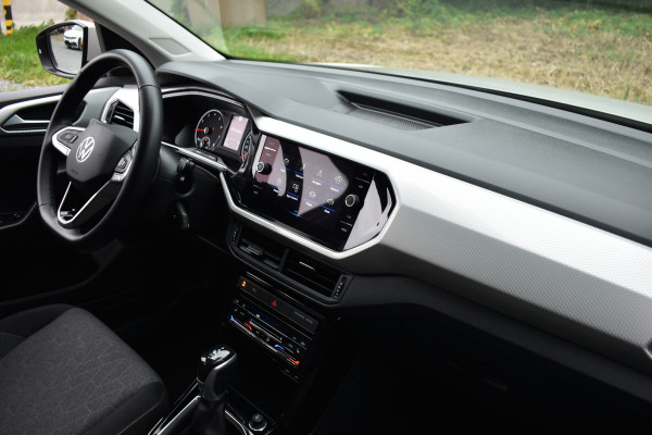 Volkswagen T-Cross TSI 110PK DSG LIFE MOVE NAVI/CARPLAY/PARKEERSENSOREN