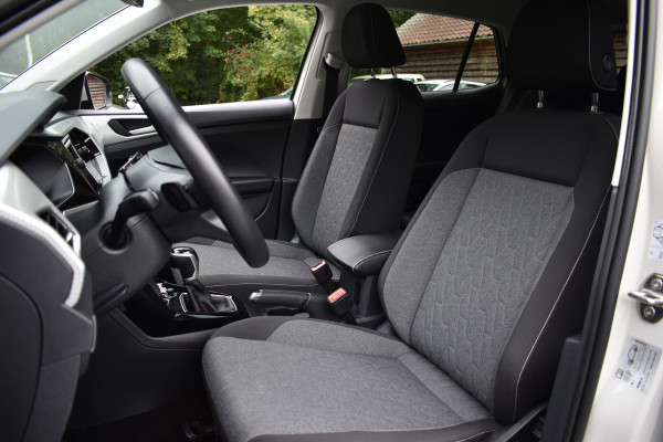 Volkswagen T-Cross TSI 110PK DSG LIFE MOVE NAVI/CARPLAY/PARKEERSENSOREN