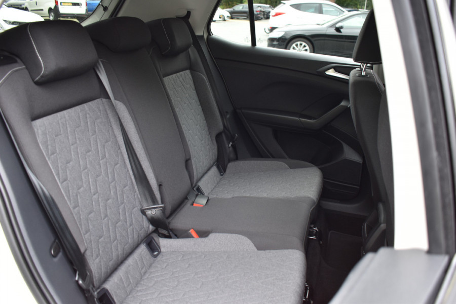 Volkswagen T-Cross TSI 110PK DSG LIFE MOVE NAVI/CARPLAY/PARKEERSENSOREN