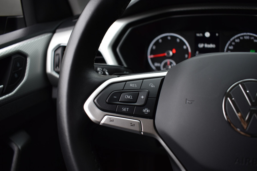 Volkswagen T-Cross TSI 110PK DSG LIFE MOVE NAVI/CARPLAY/PARKEERSENSOREN