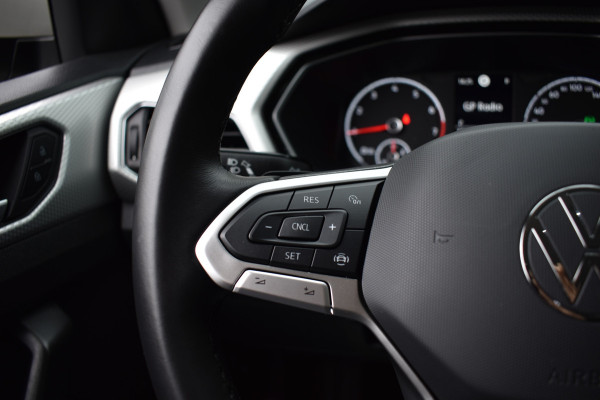 Volkswagen T-Cross TSI 110PK DSG LIFE MOVE NAVI/CARPLAY/PARKEERSENSOREN