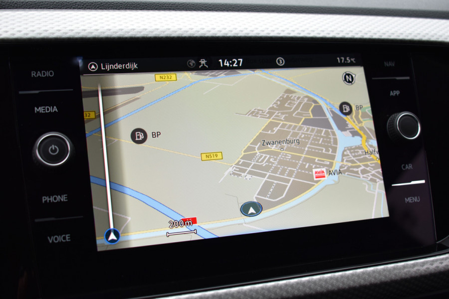 Volkswagen T-Cross TSI 110PK DSG LIFE MOVE NAVI/CARPLAY/PARKEERSENSOREN