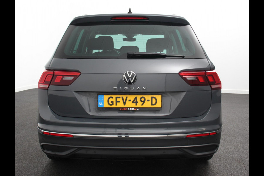 Volkswagen Tiguan 1.5 TSI DSG 150pk Life | Navigatie | Apple Carplay/Android Auto | Parkeersensoren | Adaptive cruise Control | Wegklapbare Trekhaak | Stoel- en stuurverwarming | Ledverlichting | Getinte ramen | Climate Control Volkswagen Tiguan 1.5 TSI DSG 150pk Life | Navigatie | Apple Carplay/Android Auto | Parkeersensoren | Adaptive cruise Control | Wegklapbare Trekhaak | Stoel- en stuurverwarming | Ledverlichting | Getinte ramen | Climate Control