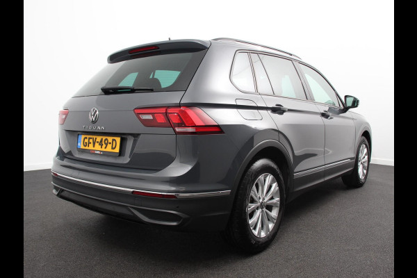 Volkswagen Tiguan 1.5 TSI DSG 150pk Life | Navigatie | Apple Carplay/Android Auto | Parkeersensoren | Adaptive cruise Control | Wegklapbare Trekhaak | Stoel- en stuurverwarming | Ledverlichting | Getinte ramen | Climate Control Volkswagen Tiguan 1.5 TSI DSG 150pk Life | Navigatie | Apple Carplay/Android Auto | Parkeersensoren | Adaptive cruise Control | Wegklapbare Trekhaak | Stoel- en stuurverwarming | Ledverlichting | Getinte ramen | Climate Control
