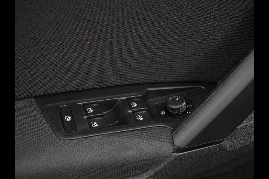 Volkswagen Tiguan 1.5 TSI DSG 150pk Life | Navigatie | Apple Carplay/Android Auto | Parkeersensoren | Adaptive cruise Control | Wegklapbare Trekhaak | Stoel- en stuurverwarming | Ledverlichting | Getinte ramen | Climate Control Volkswagen Tiguan 1.5 TSI DSG 150pk Life | Navigatie | Apple Carplay/Android Auto | Parkeersensoren | Adaptive cruise Control | Wegklapbare Trekhaak | Stoel- en stuurverwarming | Ledverlichting | Getinte ramen | Climate Control