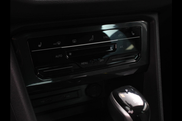 Volkswagen Tiguan 1.5 TSI DSG 150pk Life | Navigatie | Apple Carplay/Android Auto | Parkeersensoren | Adaptive cruise Control | Wegklapbare Trekhaak | Stoel- en stuurverwarming | Ledverlichting | Getinte ramen | Climate Control Volkswagen Tiguan 1.5 TSI DSG 150pk Life | Navigatie | Apple Carplay/Android Auto | Parkeersensoren | Adaptive cruise Control | Wegklapbare Trekhaak | Stoel- en stuurverwarming | Ledverlichting | Getinte ramen | Climate Control