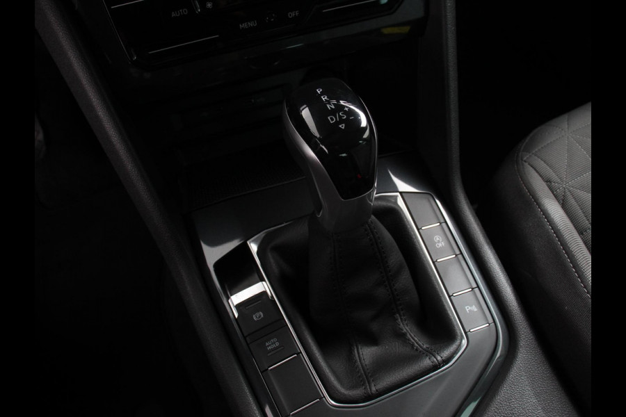 Volkswagen Tiguan 1.5 TSI DSG 150pk Life | Navigatie | Apple Carplay/Android Auto | Parkeersensoren | Adaptive cruise Control | Wegklapbare Trekhaak | Stoel- en stuurverwarming | Ledverlichting | Getinte ramen | Climate Control Volkswagen Tiguan 1.5 TSI DSG 150pk Life | Navigatie | Apple Carplay/Android Auto | Parkeersensoren | Adaptive cruise Control | Wegklapbare Trekhaak | Stoel- en stuurverwarming | Ledverlichting | Getinte ramen | Climate Control