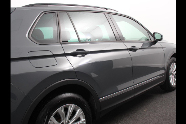 Volkswagen Tiguan 1.5 TSI DSG 150pk Life | Navigatie | Apple Carplay/Android Auto | Parkeersensoren | Adaptive cruise Control | Wegklapbare Trekhaak | Stoel- en stuurverwarming | Ledverlichting | Getinte ramen | Climate Control Volkswagen Tiguan 1.5 TSI DSG 150pk Life | Navigatie | Apple Carplay/Android Auto | Parkeersensoren | Adaptive cruise Control | Wegklapbare Trekhaak | Stoel- en stuurverwarming | Ledverlichting | Getinte ramen | Climate Control