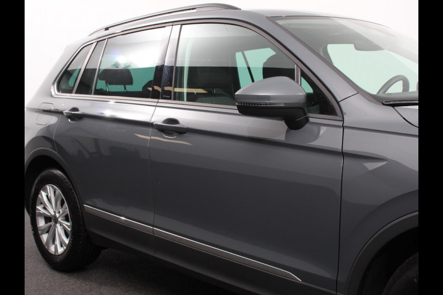 Volkswagen Tiguan 1.5 TSI DSG 150pk Life | Navigatie | Apple Carplay/Android Auto | Parkeersensoren | Adaptive cruise Control | Wegklapbare Trekhaak | Stoel- en stuurverwarming | Ledverlichting | Getinte ramen | Climate Control Volkswagen Tiguan 1.5 TSI DSG 150pk Life | Navigatie | Apple Carplay/Android Auto | Parkeersensoren | Adaptive cruise Control | Wegklapbare Trekhaak | Stoel- en stuurverwarming | Ledverlichting | Getinte ramen | Climate Control