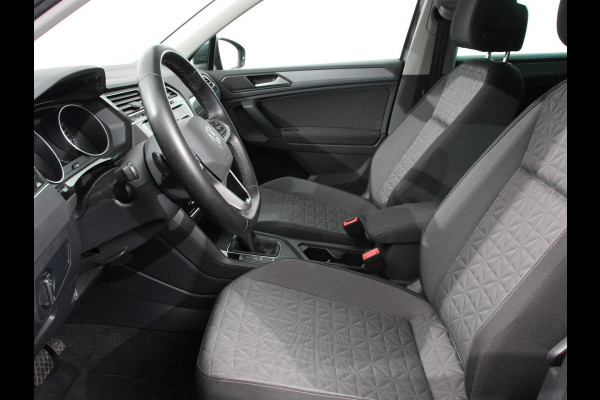 Volkswagen Tiguan 1.5 TSI DSG 150pk Life | Navigatie | Apple Carplay/Android Auto | Parkeersensoren | Adaptive cruise Control | Wegklapbare Trekhaak | Stoel- en stuurverwarming | Ledverlichting | Getinte ramen | Climate Control Volkswagen Tiguan 1.5 TSI DSG 150pk Life | Navigatie | Apple Carplay/Android Auto | Parkeersensoren | Adaptive cruise Control | Wegklapbare Trekhaak | Stoel- en stuurverwarming | Ledverlichting | Getinte ramen | Climate Control