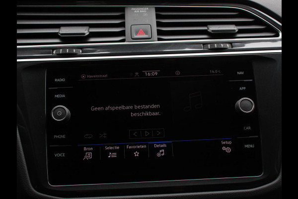 Volkswagen Tiguan 1.5 TSI DSG 150pk Life | Navigatie | Apple Carplay/Android Auto | Parkeersensoren | Adaptive cruise Control | Wegklapbare Trekhaak | Stoel- en stuurverwarming | Ledverlichting | Getinte ramen | Climate Control Volkswagen Tiguan 1.5 TSI DSG 150pk Life | Navigatie | Apple Carplay/Android Auto | Parkeersensoren | Adaptive cruise Control | Wegklapbare Trekhaak | Stoel- en stuurverwarming | Ledverlichting | Getinte ramen | Climate Control