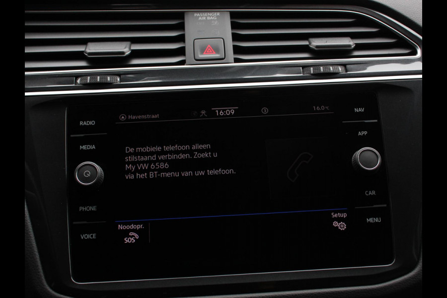 Volkswagen Tiguan 1.5 TSI DSG 150pk Life | Navigatie | Apple Carplay/Android Auto | Parkeersensoren | Adaptive cruise Control | Wegklapbare Trekhaak | Stoel- en stuurverwarming | Ledverlichting | Getinte ramen | Climate Control Volkswagen Tiguan 1.5 TSI DSG 150pk Life | Navigatie | Apple Carplay/Android Auto | Parkeersensoren | Adaptive cruise Control | Wegklapbare Trekhaak | Stoel- en stuurverwarming | Ledverlichting | Getinte ramen | Climate Control