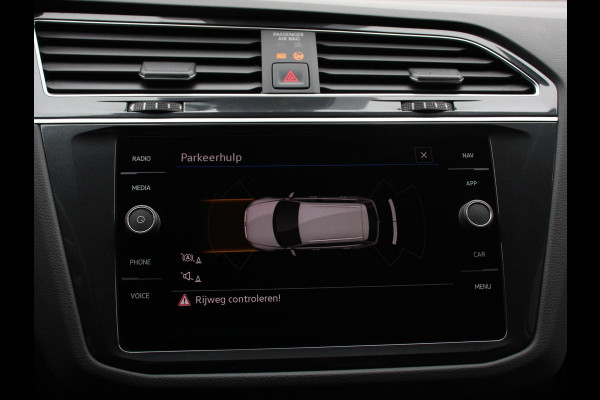 Volkswagen Tiguan 1.5 TSI DSG 150pk Life | Navigatie | Apple Carplay/Android Auto | Parkeersensoren | Adaptive cruise Control | Wegklapbare Trekhaak | Stoel- en stuurverwarming | Ledverlichting | Getinte ramen | Climate Control Volkswagen Tiguan 1.5 TSI DSG 150pk Life | Navigatie | Apple Carplay/Android Auto | Parkeersensoren | Adaptive cruise Control | Wegklapbare Trekhaak | Stoel- en stuurverwarming | Ledverlichting | Getinte ramen | Climate Control