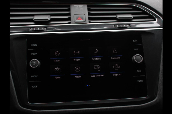Volkswagen Tiguan 1.5 TSI DSG 150pk Life | Navigatie | Apple Carplay/Android Auto | Parkeersensoren | Adaptive cruise Control | Wegklapbare Trekhaak | Stoel- en stuurverwarming | Ledverlichting | Getinte ramen | Climate Control Volkswagen Tiguan 1.5 TSI DSG 150pk Life | Navigatie | Apple Carplay/Android Auto | Parkeersensoren | Adaptive cruise Control | Wegklapbare Trekhaak | Stoel- en stuurverwarming | Ledverlichting | Getinte ramen | Climate Control