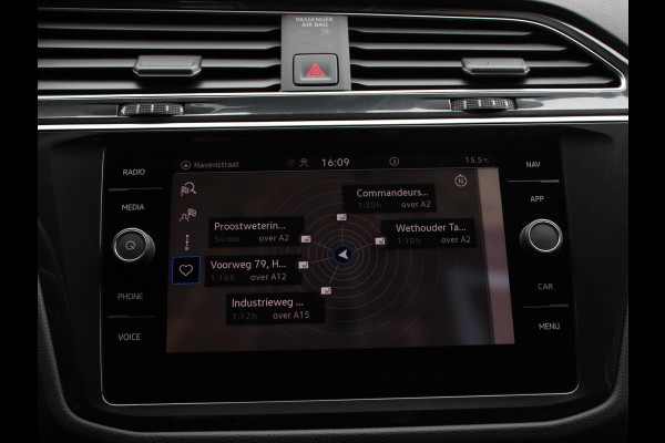 Volkswagen Tiguan 1.5 TSI DSG 150pk Life | Navigatie | Apple Carplay/Android Auto | Parkeersensoren | Adaptive cruise Control | Wegklapbare Trekhaak | Stoel- en stuurverwarming | Ledverlichting | Getinte ramen | Climate Control Volkswagen Tiguan 1.5 TSI DSG 150pk Life | Navigatie | Apple Carplay/Android Auto | Parkeersensoren | Adaptive cruise Control | Wegklapbare Trekhaak | Stoel- en stuurverwarming | Ledverlichting | Getinte ramen | Climate Control