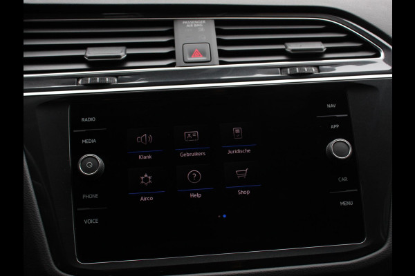 Volkswagen Tiguan 1.5 TSI DSG 150pk Life | Navigatie | Apple Carplay/Android Auto | Parkeersensoren | Adaptive cruise Control | Wegklapbare Trekhaak | Stoel- en stuurverwarming | Ledverlichting | Getinte ramen | Climate Control Volkswagen Tiguan 1.5 TSI DSG 150pk Life | Navigatie | Apple Carplay/Android Auto | Parkeersensoren | Adaptive cruise Control | Wegklapbare Trekhaak | Stoel- en stuurverwarming | Ledverlichting | Getinte ramen | Climate Control