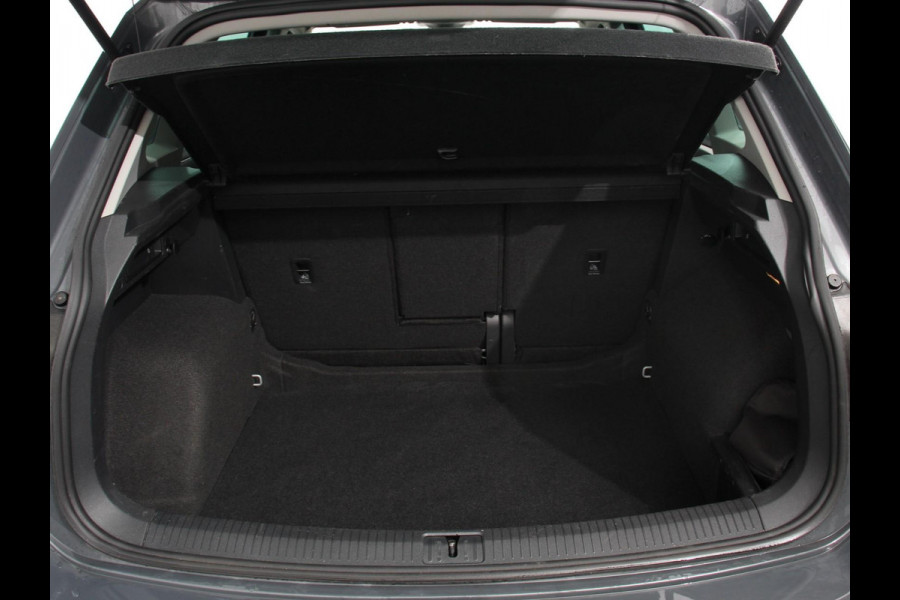 Volkswagen Tiguan 1.5 TSI DSG 150pk Life | Navigatie | Apple Carplay/Android Auto | Parkeersensoren | Adaptive cruise Control | Wegklapbare Trekhaak | Stoel- en stuurverwarming | Ledverlichting | Getinte ramen | Climate Control Volkswagen Tiguan 1.5 TSI DSG 150pk Life | Navigatie | Apple Carplay/Android Auto | Parkeersensoren | Adaptive cruise Control | Wegklapbare Trekhaak | Stoel- en stuurverwarming | Ledverlichting | Getinte ramen | Climate Control