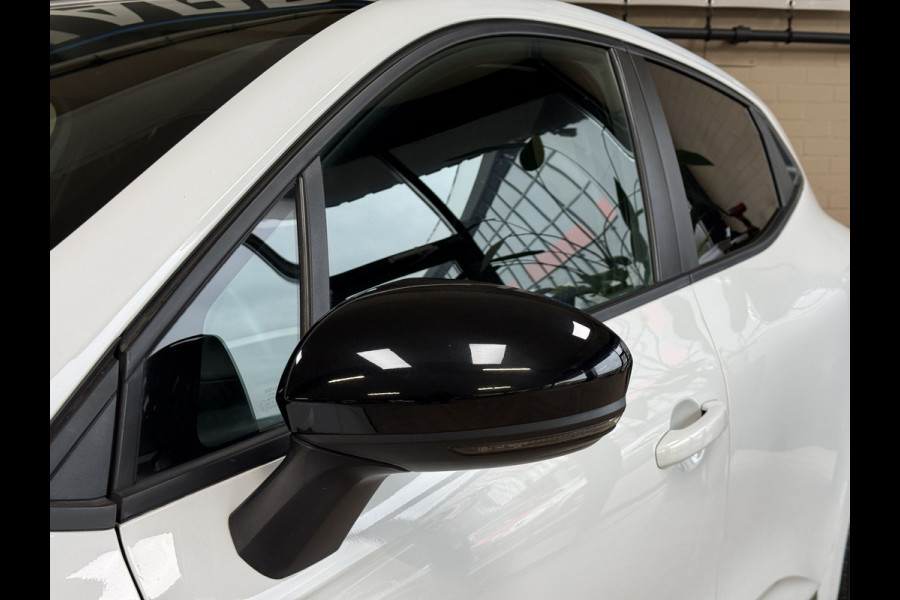 Renault Clio 1.0 TCe 90pk Techno | Navi | Camera | 16" | PDC V+A | Carplay | Renault Clio 1.0 TCe 90pk Techno | Navi | Camera | 16" | PDC V+A | Carplay |