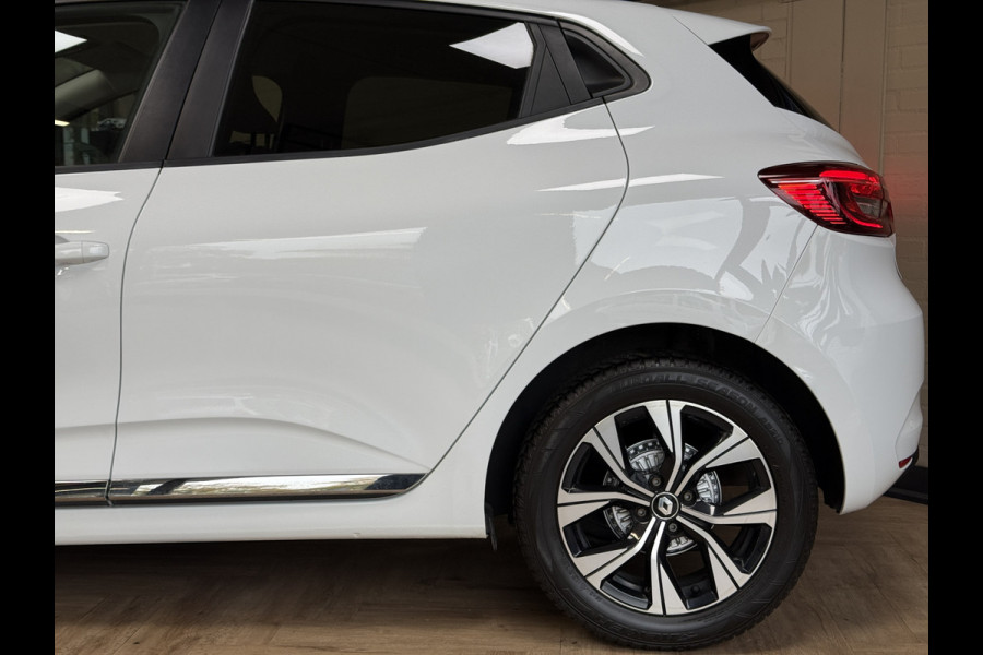 Renault Clio 1.0 TCe 90pk Techno | Navi | Camera | 16" | PDC V+A | Carplay | Renault Clio 1.0 TCe 90pk Techno | Navi | Camera | 16" | PDC V+A | Carplay |