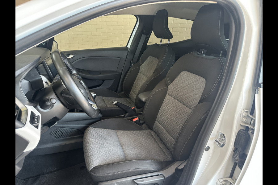 Renault Clio 1.0 TCe 90pk Techno | Navi | Camera | 16" | PDC V+A | Carplay | Renault Clio 1.0 TCe 90pk Techno | Navi | Camera | 16" | PDC V+A | Carplay |