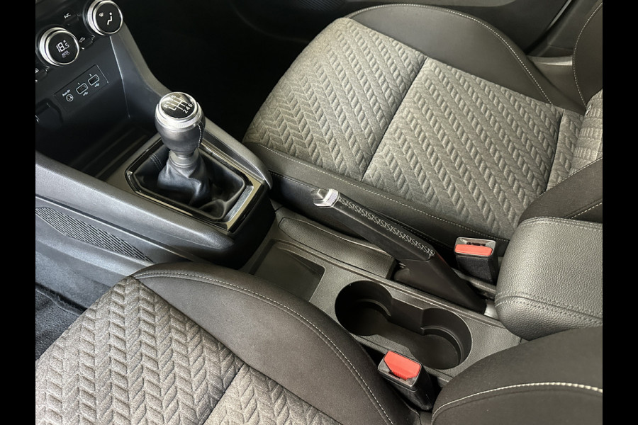 Renault Clio 1.0 TCe 90pk Techno | Navi | Camera | 16" | PDC V+A | Carplay | Renault Clio 1.0 TCe 90pk Techno | Navi | Camera | 16" | PDC V+A | Carplay |