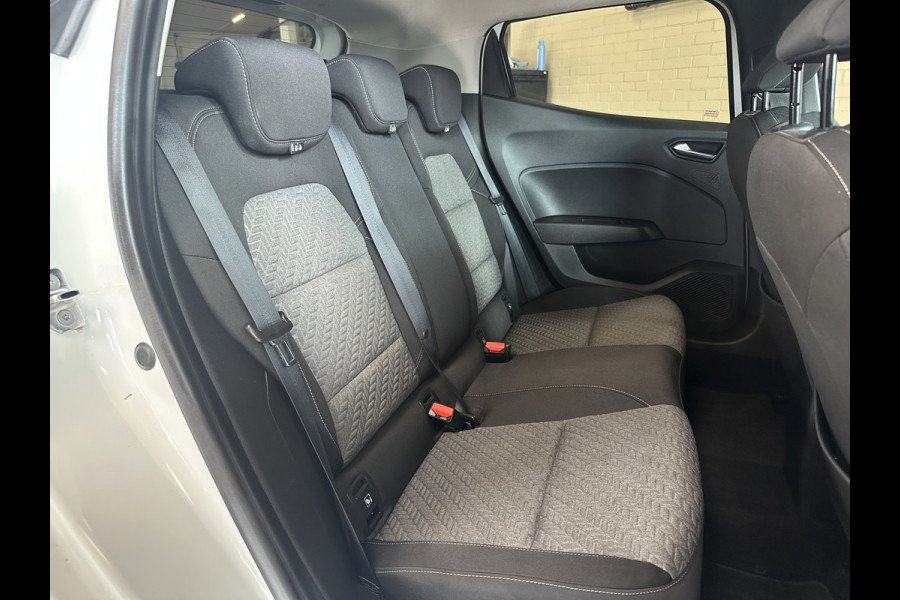 Renault Clio 1.0 TCe 90pk Techno | Navi | Camera | 16" | PDC V+A | Carplay | Renault Clio 1.0 TCe 90pk Techno | Navi | Camera | 16" | PDC V+A | Carplay |