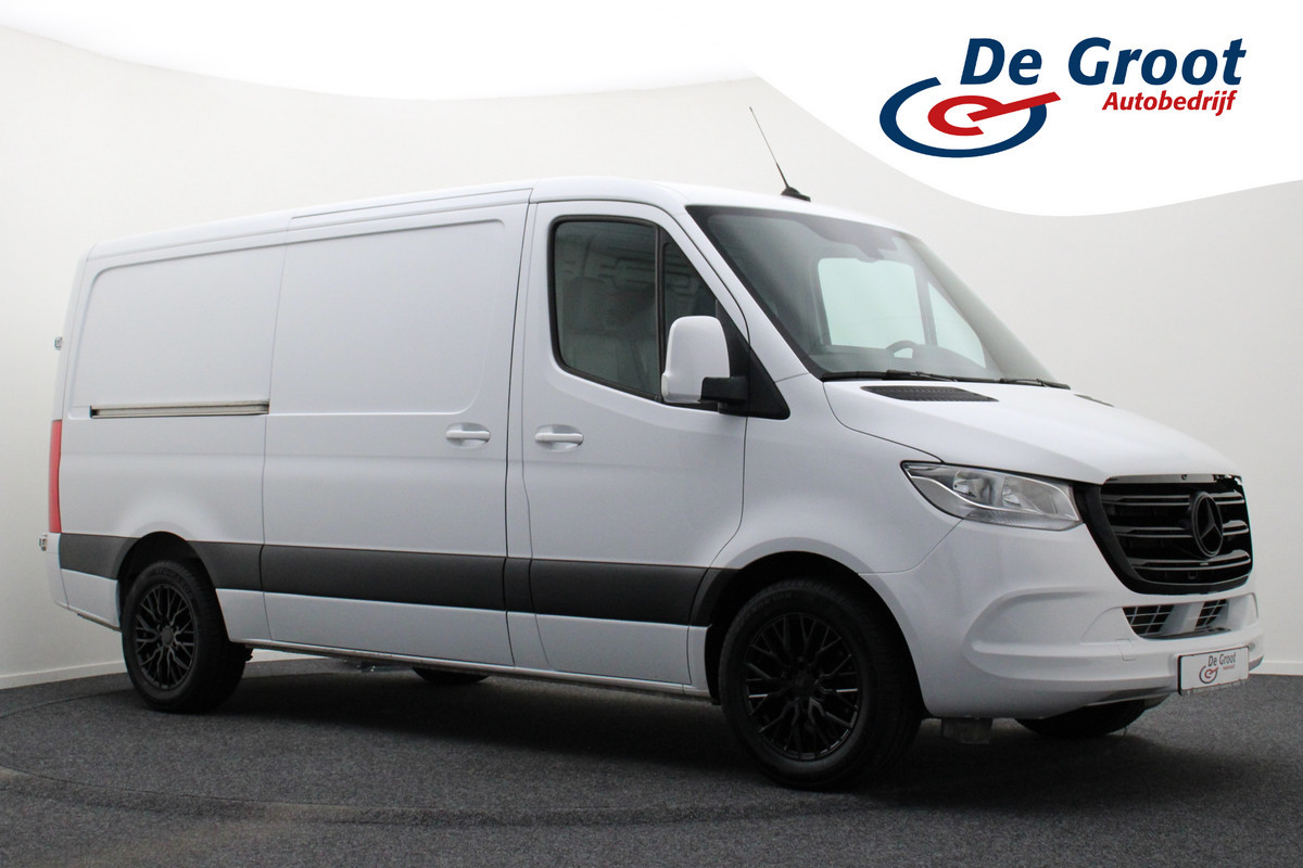 Mercedes-Benz Sprinter 317 CDI Aut. L2H1 3-Zits, Leer, Camera, Standkachel, Apple Carplay, Trekhaak, DAB Mercedes-Benz Sprinter 317 CDI Aut. L2H1 3-Zits, Leer, Camera, Standkachel, Apple Carplay, Trekhaak, DAB