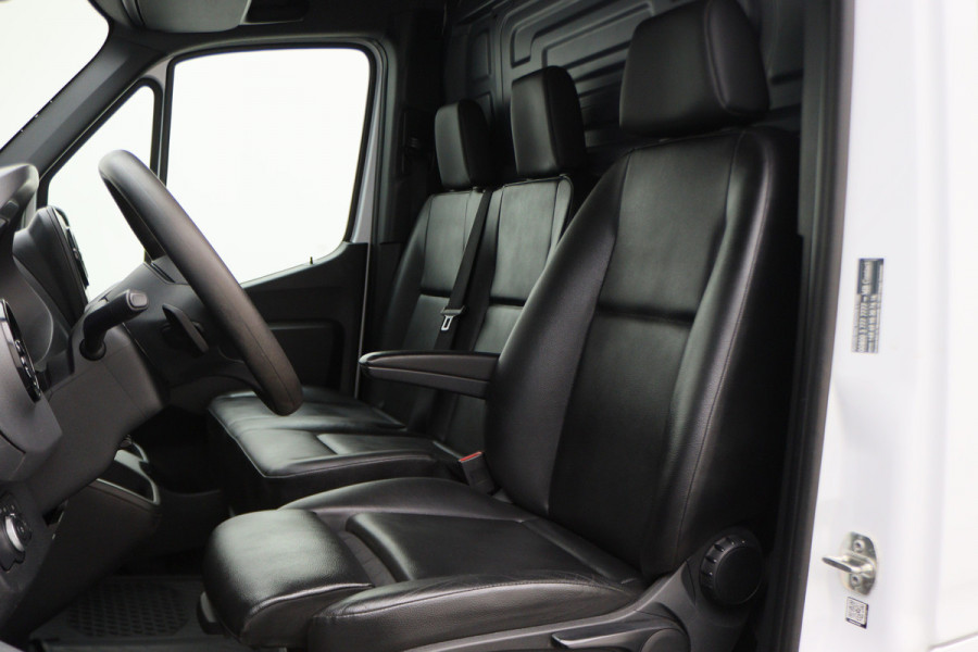 Mercedes-Benz Sprinter 317 CDI Aut. L2H1 3-Zits, Leer, Camera, Standkachel, Apple Carplay, Trekhaak, DAB