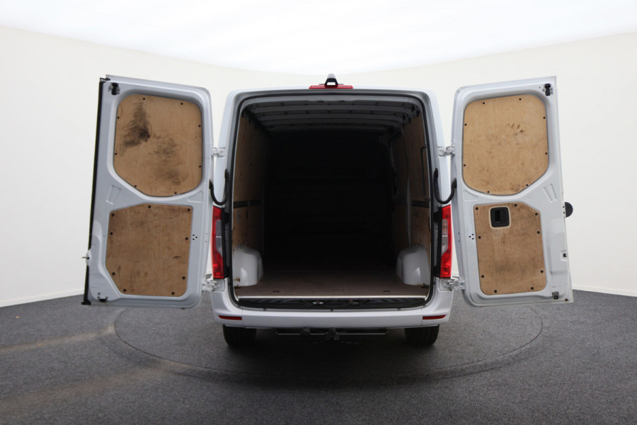 Mercedes-Benz Sprinter 317 CDI Aut. L2H1 3-Zits, Leer, Camera, Standkachel, Apple Carplay, Trekhaak, DAB