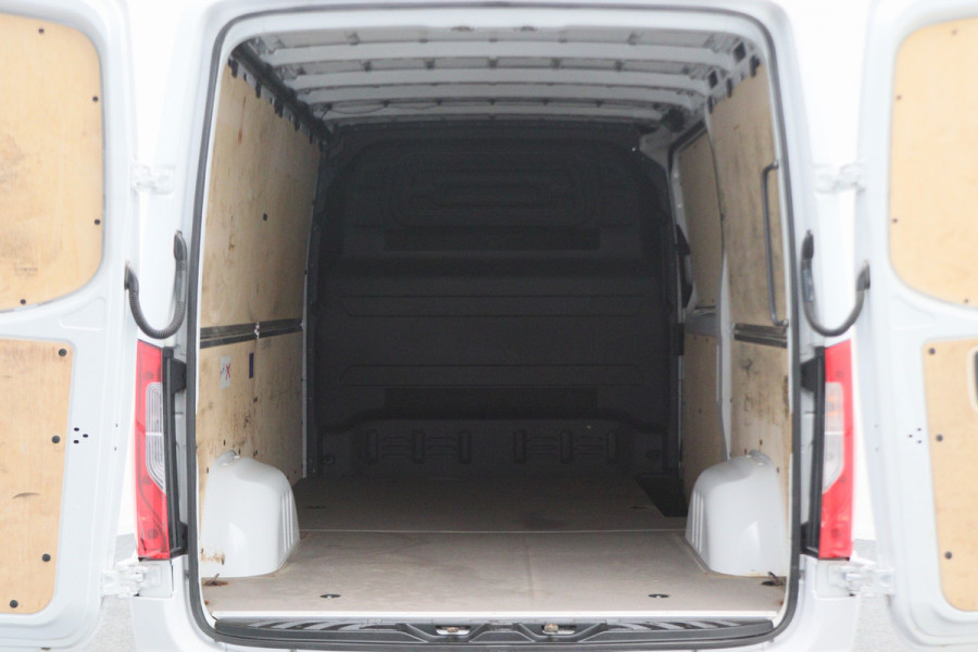 Mercedes-Benz Sprinter 317 CDI Aut. L2H1 3-Zits, Leer, Camera, Standkachel, Apple Carplay, Trekhaak, DAB