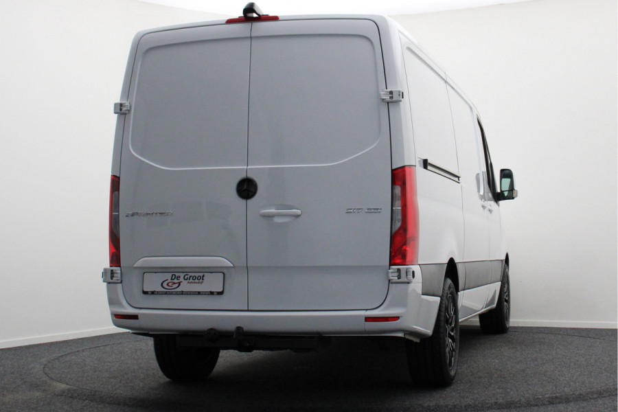Mercedes-Benz Sprinter 317 CDI Aut. L2H1 3-Zits, Leer, Camera, Standkachel, Apple Carplay, Trekhaak, DAB