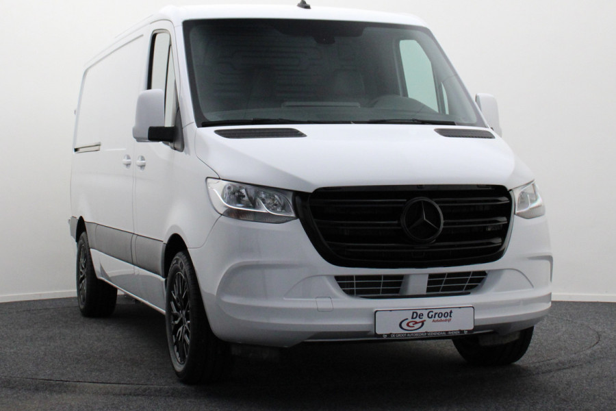 Mercedes-Benz Sprinter 317 CDI Aut. L2H1 3-Zits, Leer, Camera, Standkachel, Apple Carplay, Trekhaak, DAB