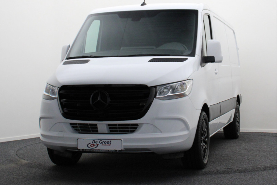 Mercedes-Benz Sprinter 317 CDI Aut. L2H1 3-Zits, Leer, Camera, Standkachel, Apple Carplay, Trekhaak, DAB