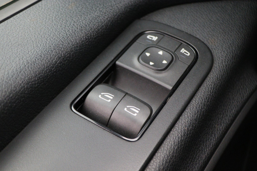 Mercedes-Benz Sprinter 317 CDI Aut. L2H1 3-Zits, Leer, Camera, Standkachel, Apple Carplay, Trekhaak, DAB
