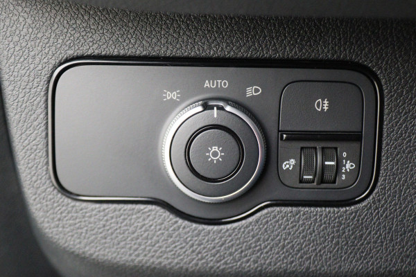 Mercedes-Benz Sprinter 317 CDI Aut. L2H1 3-Zits, Leer, Camera, Standkachel, Apple Carplay, Trekhaak, DAB