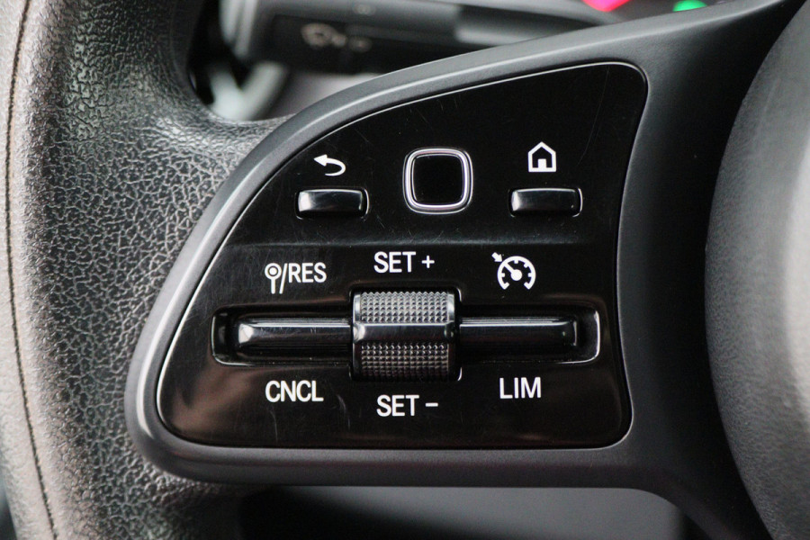 Mercedes-Benz Sprinter 317 CDI Aut. L2H1 3-Zits, Leer, Camera, Standkachel, Apple Carplay, Trekhaak, DAB