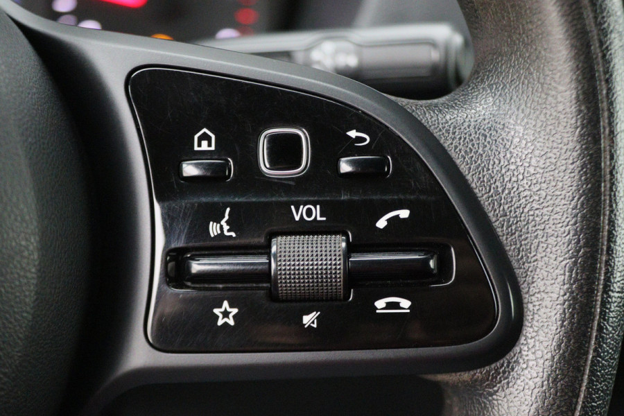 Mercedes-Benz Sprinter 317 CDI Aut. L2H1 3-Zits, Leer, Camera, Standkachel, Apple Carplay, Trekhaak, DAB