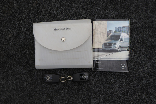 Mercedes-Benz Sprinter 317 CDI Aut. L2H1 3-Zits, Leer, Camera, Standkachel, Apple Carplay, Trekhaak, DAB
