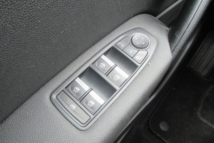 Renault Captur 1.3 TCe 130 Automaat Edition One, Camera, Trekhaak Renault Captur 1.3 TCe 130 Automaat Edition One, Camera, Trekhaak