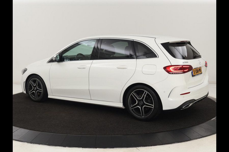 Mercedes-Benz B-Klasse 200 Business Solution AMG | Half Leder/Alcantara | Stoelverwarming | Sfeerverlichting | Camera | Navigatie
